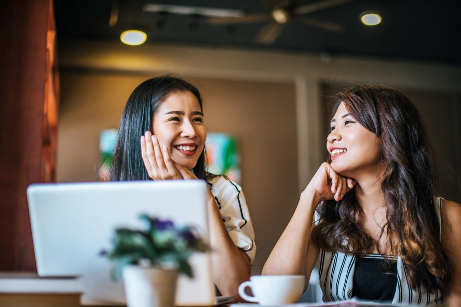 Professional cloud computing training facility with modern equipment